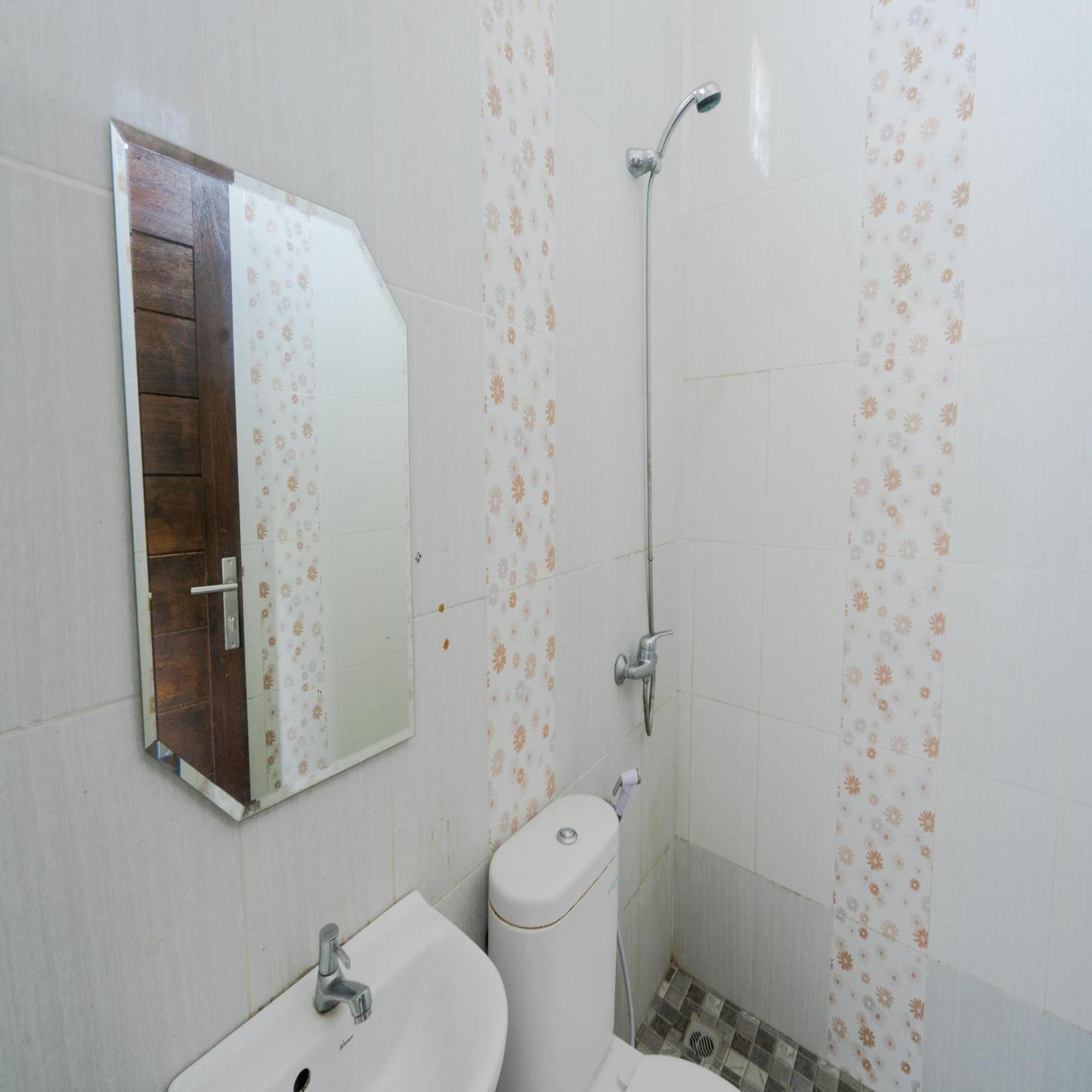Reddoorz @ Uluwatu Suites Exterior photo