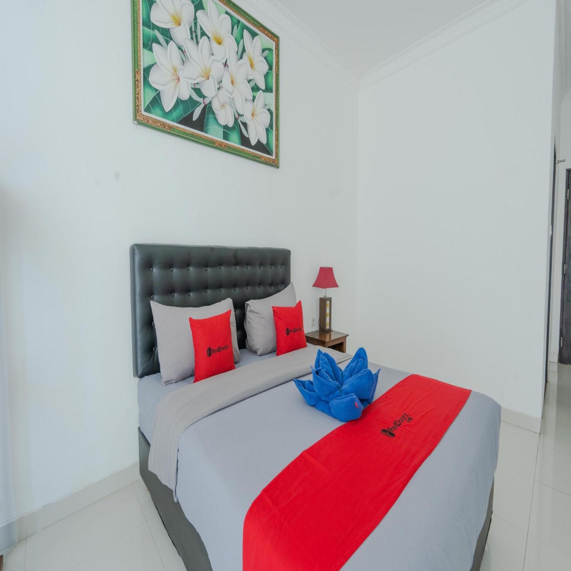 Reddoorz @ Uluwatu Suites Exterior photo