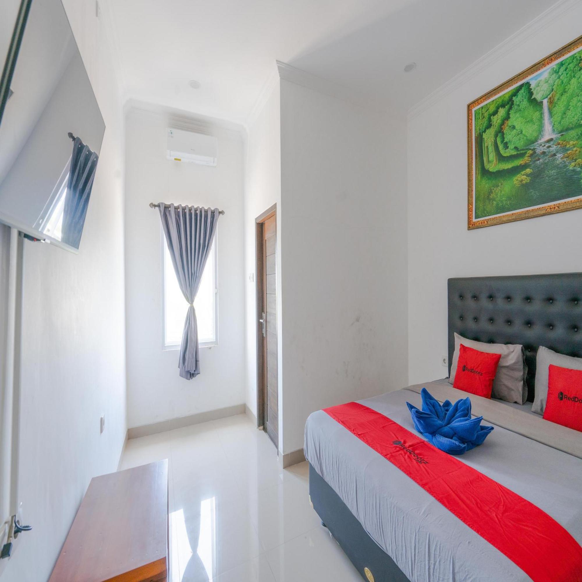 Reddoorz @ Uluwatu Suites Exterior photo